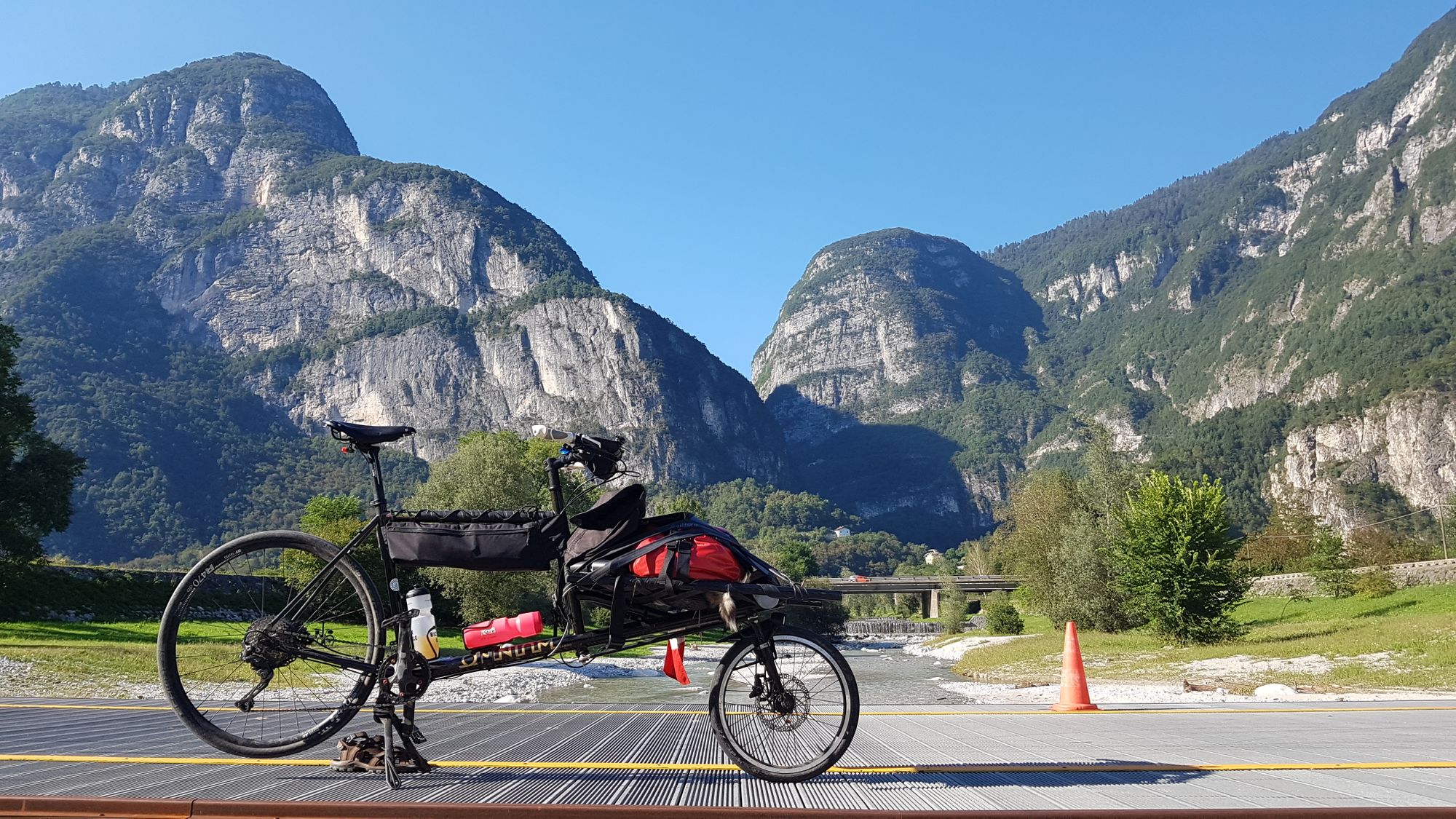 Le grand tour des Alpes à vélo cargo